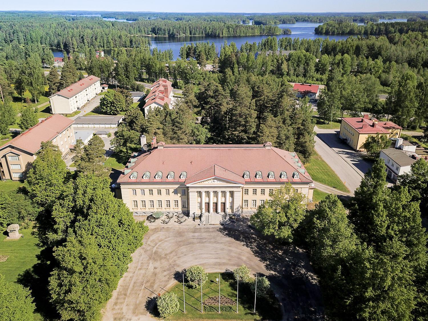 Hotelli-Ravintola Maentaen Klubi Mänttä Extérieur photo