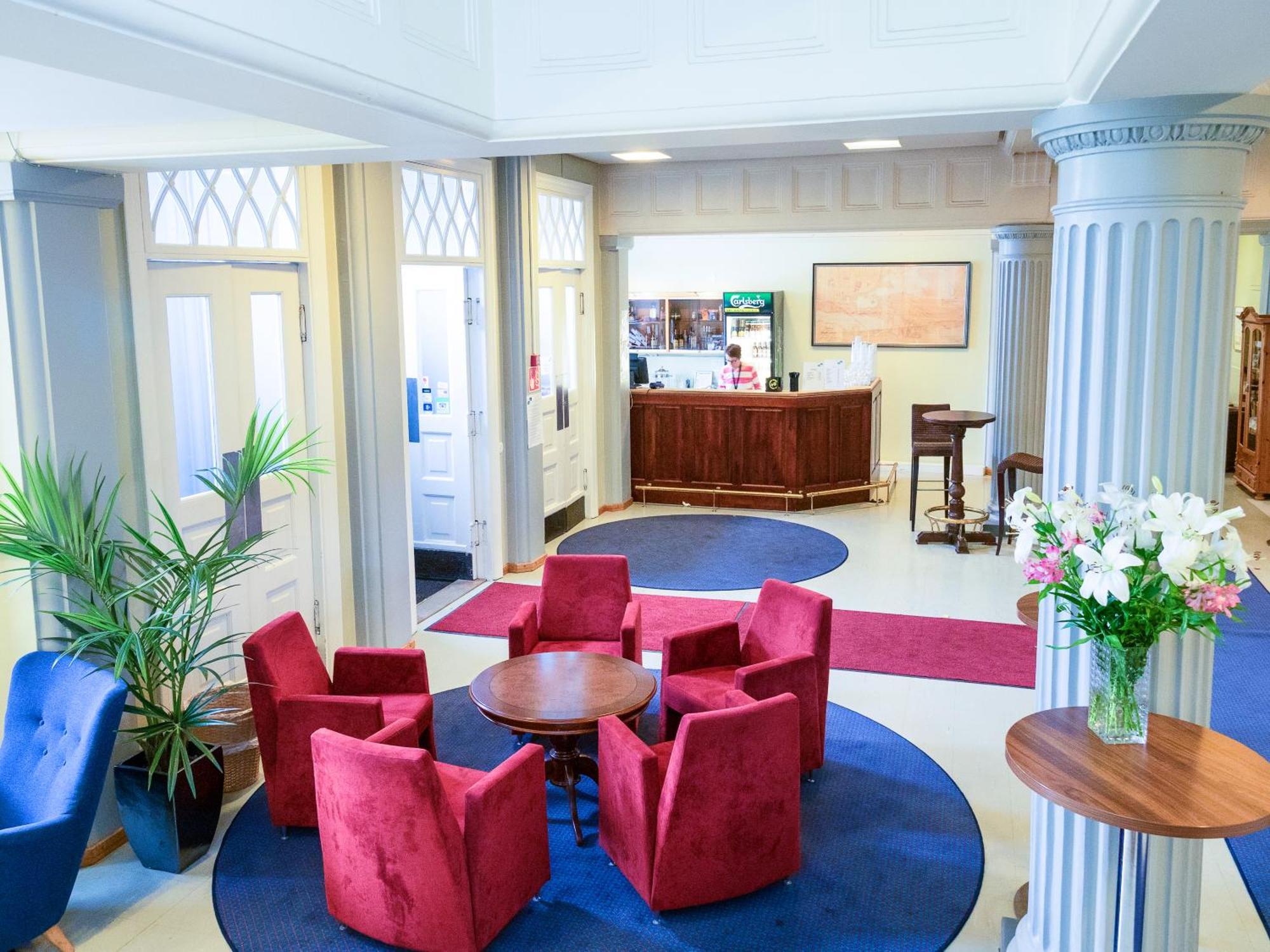 Hotelli-Ravintola Maentaen Klubi Mänttä Extérieur photo